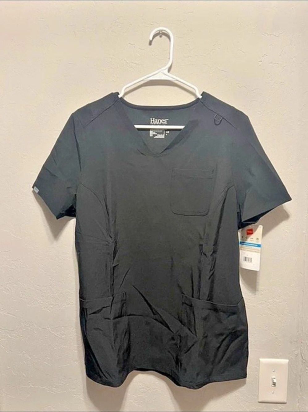 Hanes Comfort Fit Scrubs Women's V-Neck Scrub Top Short Sleeve Tee in Black Size